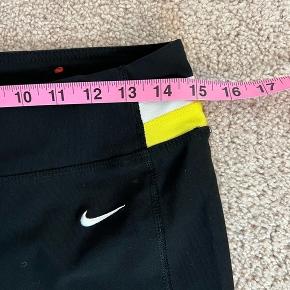 nike Women’s Black & Yellow 3/4 Leggings Size Small - Picture 5 of 8